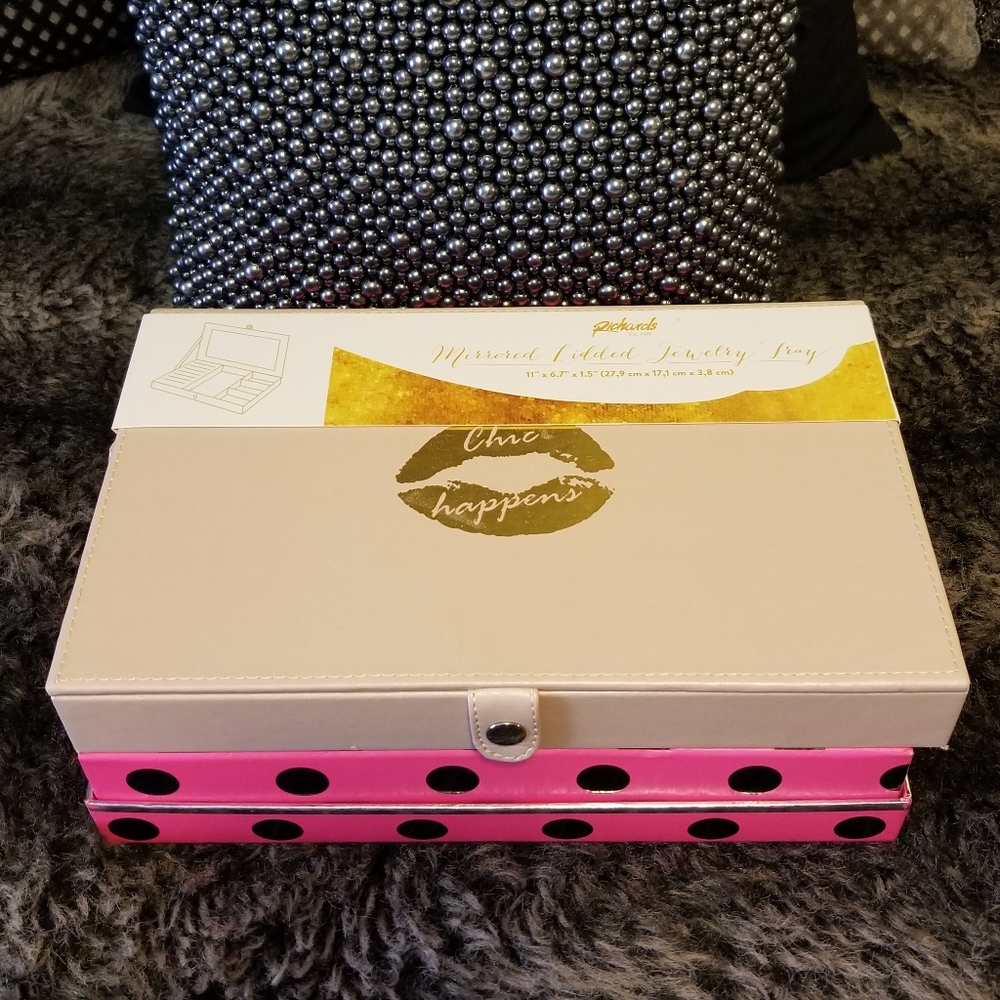NEW Mirrored Lidded "Chic Happens" Jewelry Box